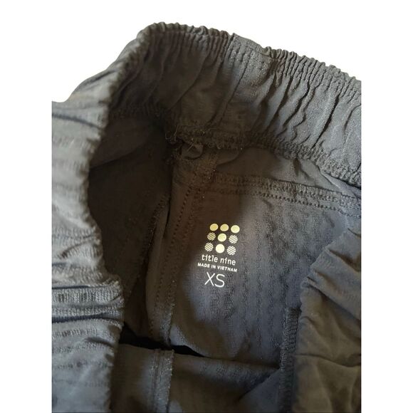 Title Nine Slaycation Wide Leg Cropped Pants size XS Black Pull On - Picture 4 of 10